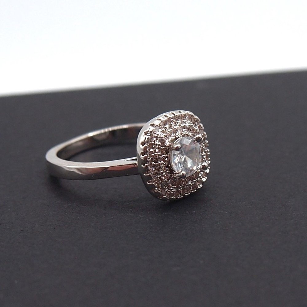 Stunning Ladies Halo Bridal Ring .925 Solid Sterling Silver - Picture 11 of 13